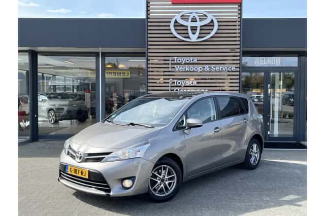 Toyota Verso (2016) thumbnail 1