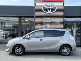 Toyota Verso (2016) thumbnail 2