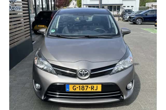 Toyota Verso (2016) thumbnail 5