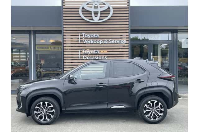 Toyota Yaris Cross (2022) thumbnail 2
