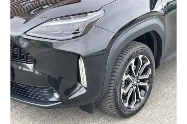 Toyota Yaris Cross (2022) thumbnail 4
