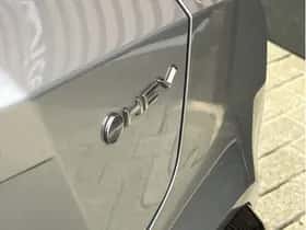 Toyota C-HR (2024) thumbnail 12