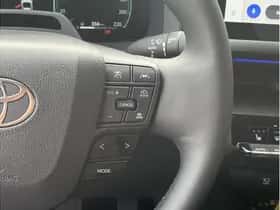 Toyota C-HR (2024) thumbnail 27
