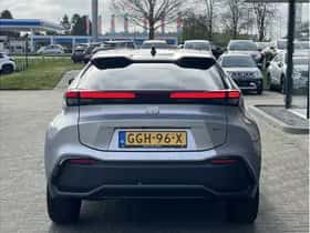 Toyota C-HR (2024) thumbnail 4