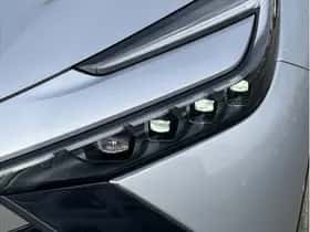 Toyota C-HR (2024) thumbnail 5