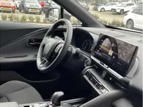Toyota C-HR (2024) thumbnail 15