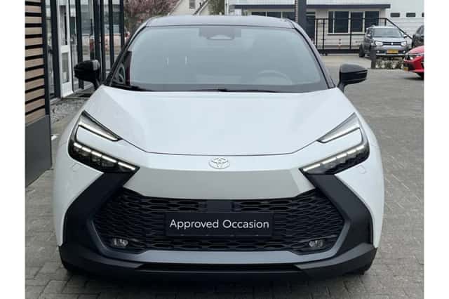Toyota C-HR (2024) thumbnail 4