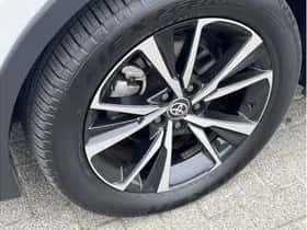 Toyota C-HR (2024) thumbnail 7