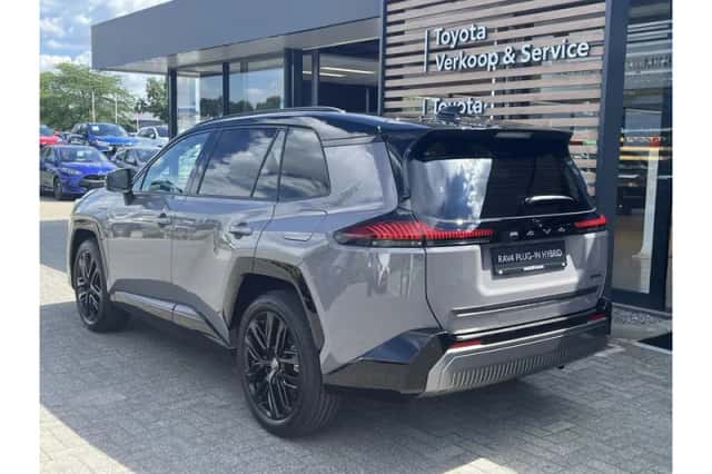 Toyota RAV4 (2026) thumbnail 3