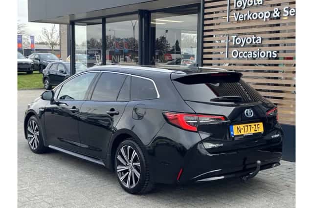 Toyota Corolla (2022) thumbnail 3