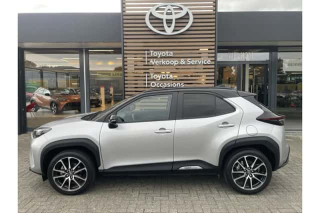 Toyota Yaris Cross (2024) thumbnail 2