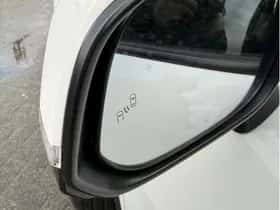 Toyota Corolla (2024) thumbnail 5