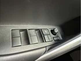 Toyota Corolla (2024) thumbnail 7
