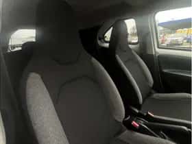 Toyota Aygo X (2022) thumbnail 16
