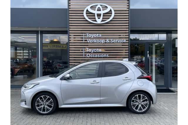 Toyota Yaris (2024) thumbnail 2