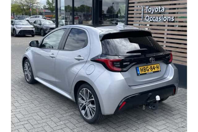 Toyota Yaris (2024) thumbnail 3