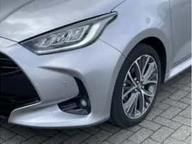 Toyota Yaris (2024) thumbnail 4