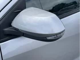 Toyota Yaris (2024) thumbnail 8
