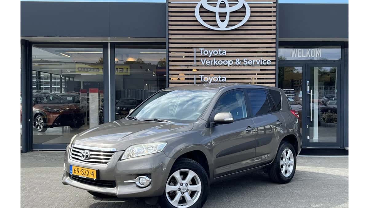 Toyota RAV4 (2012) — foto 1