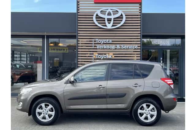 Toyota RAV4 (2012) thumbnail 2