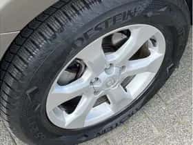 Toyota RAV4 (2012) thumbnail 5