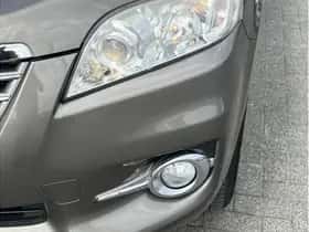 Toyota RAV4 (2012) thumbnail 6