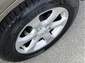 Toyota RAV4 (2012) thumbnail 9