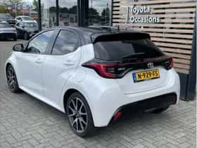 Toyota Yaris (2021) thumbnail 3