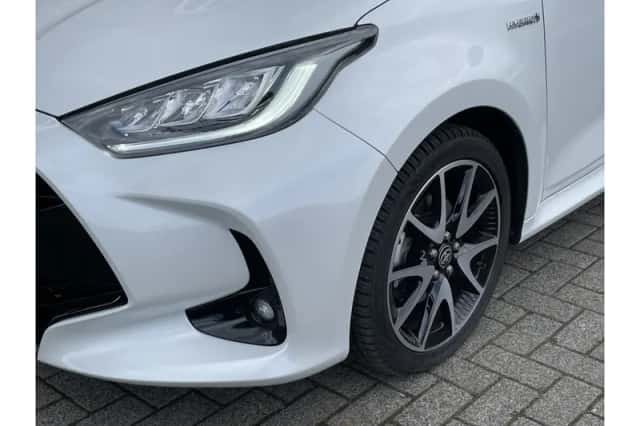Toyota Yaris (2021) thumbnail 4
