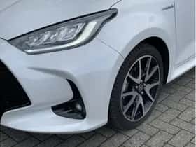 Toyota Yaris (2021) thumbnail 4