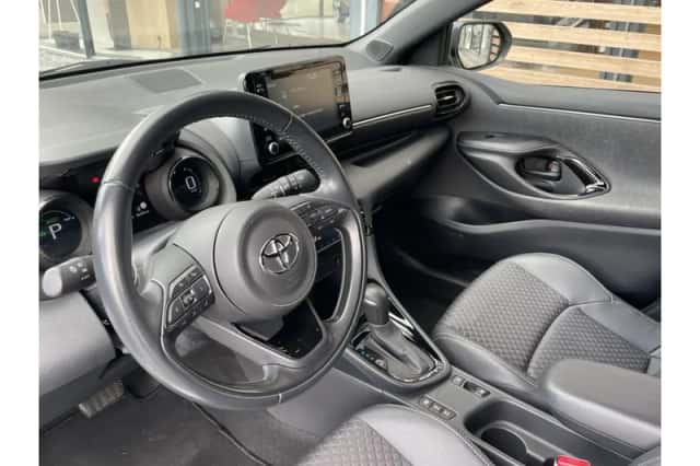 Toyota Yaris (2021) thumbnail 5