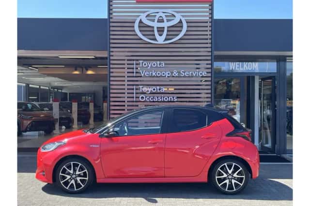 Toyota Yaris (2021) thumbnail 2