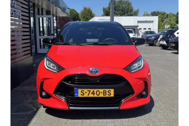 Toyota Yaris (2021) thumbnail 5