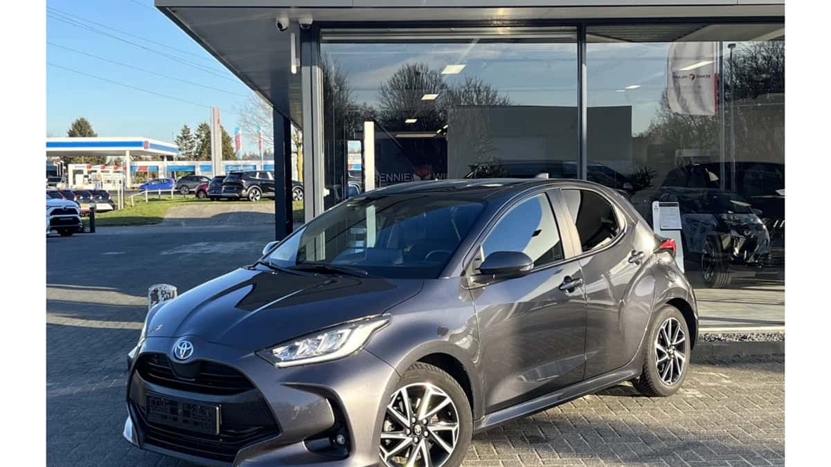 Toyota Yaris (2023) — foto 1