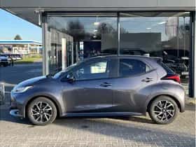 Toyota Yaris (2023) thumbnail 2