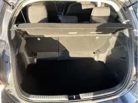Toyota Yaris (2023) thumbnail 11