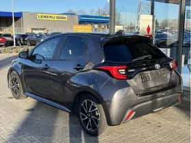 Toyota Yaris (2023) thumbnail 3
