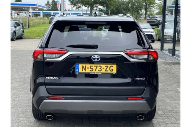 Toyota RAV4 (2022) thumbnail 4