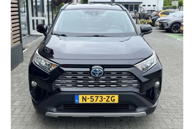 Toyota RAV4 (2022) thumbnail 5