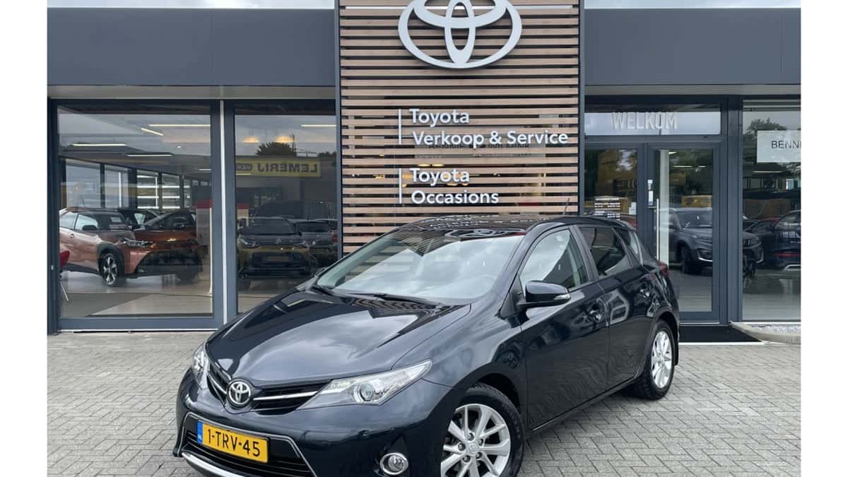 Toyota Auris (2014) — foto 1