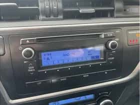 Toyota Auris (2014) thumbnail 13