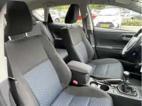 Toyota Auris (2014) thumbnail 19