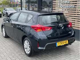 Toyota Auris (2014) thumbnail 3