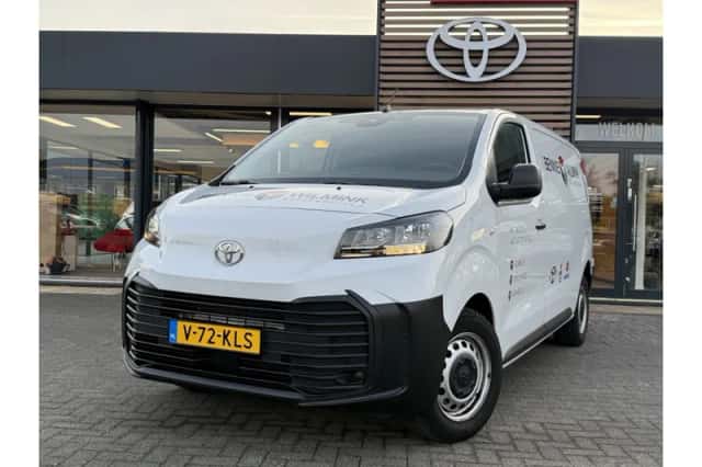 Toyota Proace (2024) thumbnail 1