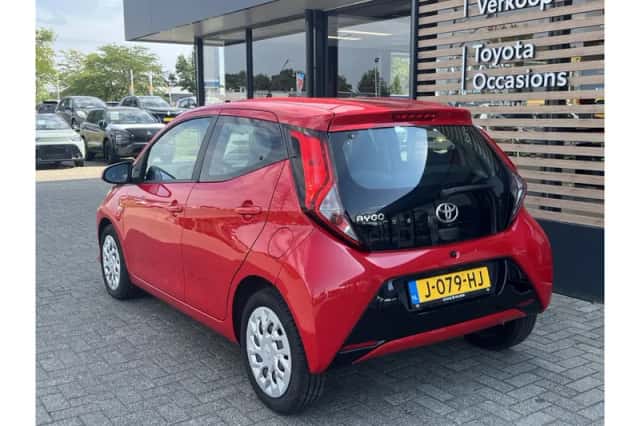 Toyota Aygo (2020) thumbnail 3