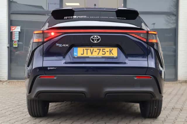 Toyota bZ4X (2026) thumbnail 5