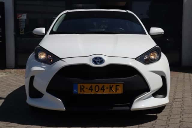 Toyota Yaris (2022) thumbnail 4