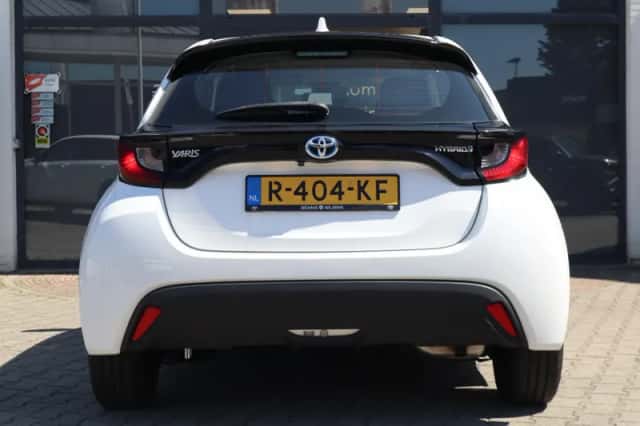 Toyota Yaris (2022) thumbnail 5