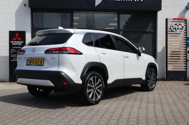 Toyota Corolla Cross (2024) thumbnail 2
