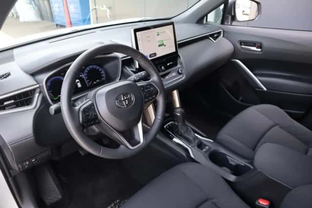 Toyota Corolla Cross (2024) thumbnail 6
